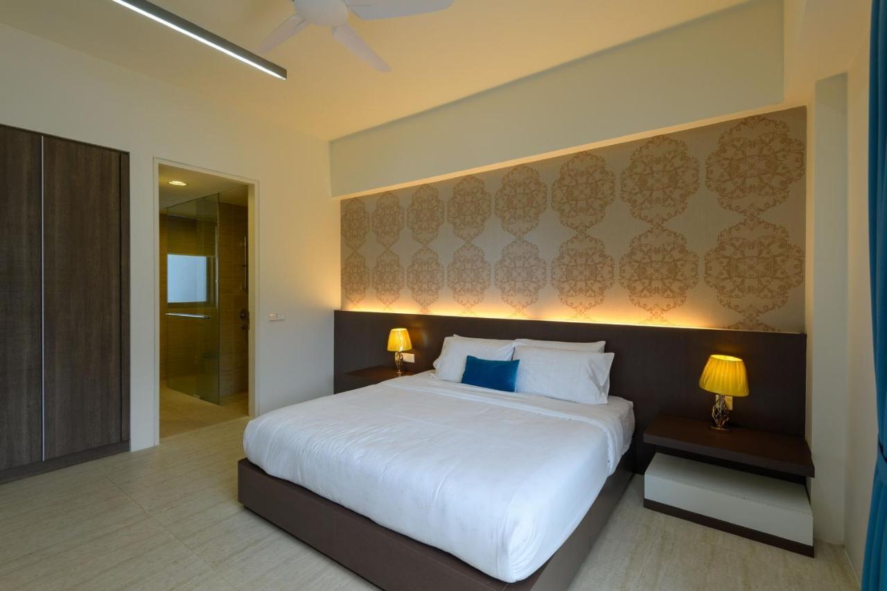By The Sea Beach Front Apartment Batu Feringgi Exterior foto
