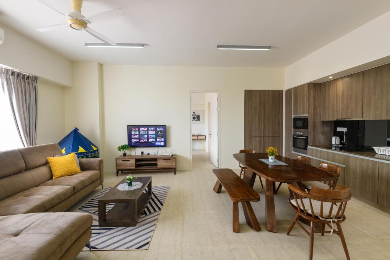 By The Sea Beach Front Apartment Batu Feringgi Exterior foto