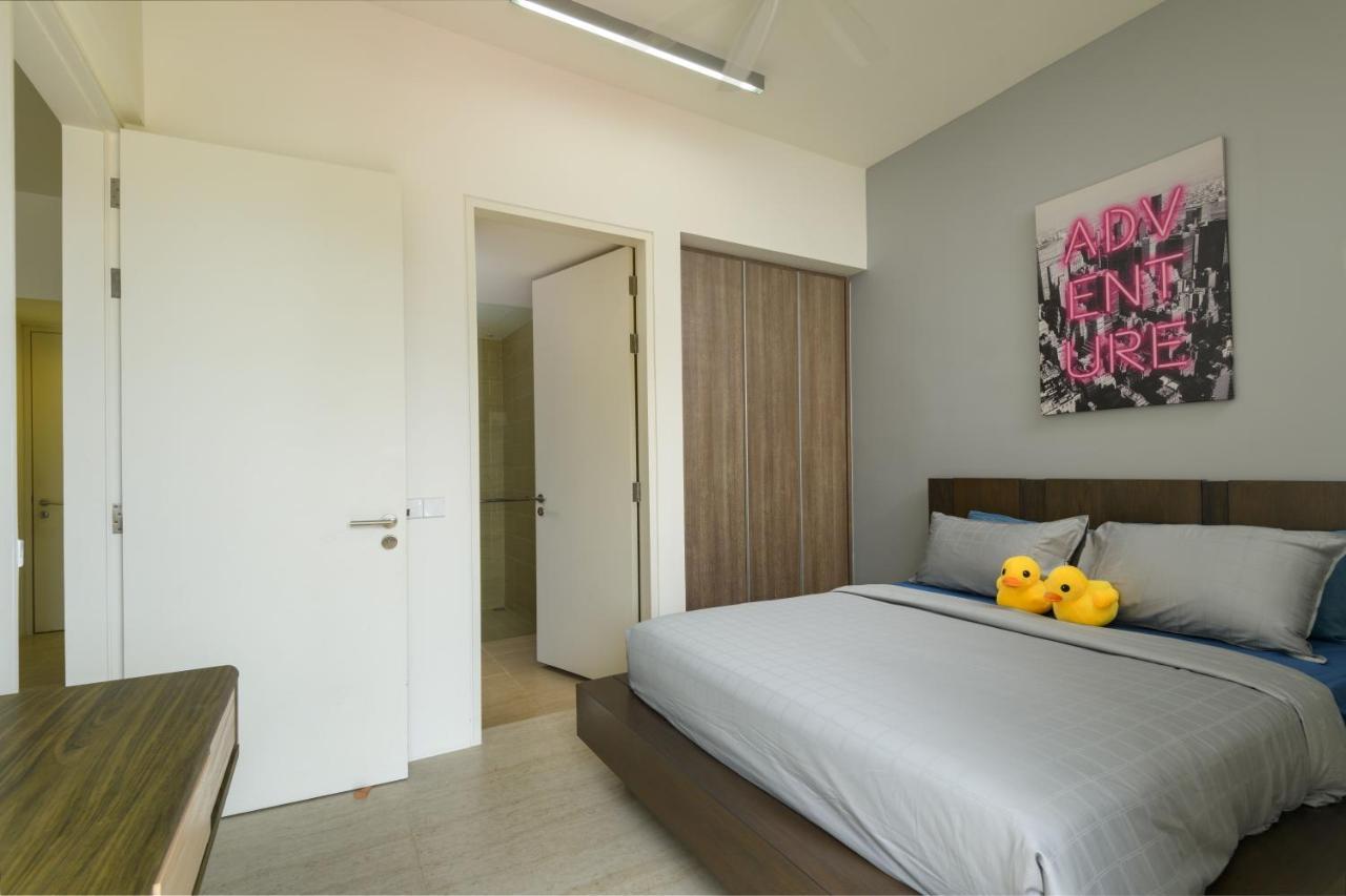 By The Sea Beach Front Apartment Batu Feringgi Exterior foto