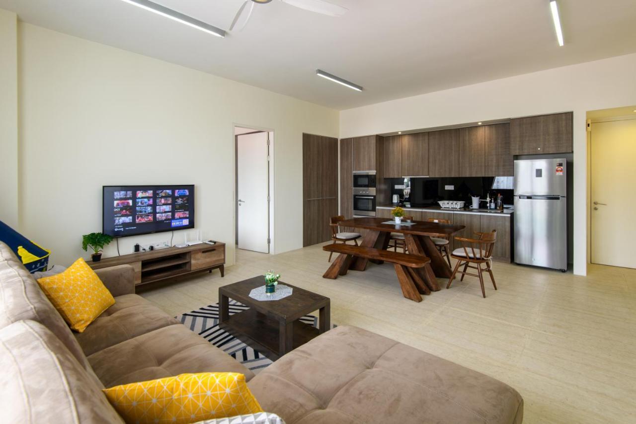 By The Sea Beach Front Apartment Batu Feringgi Exterior foto