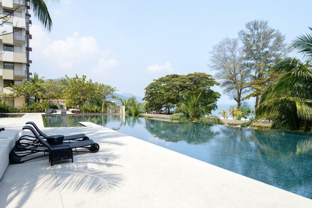 By The Sea Beach Front Apartment Batu Feringgi Exterior foto