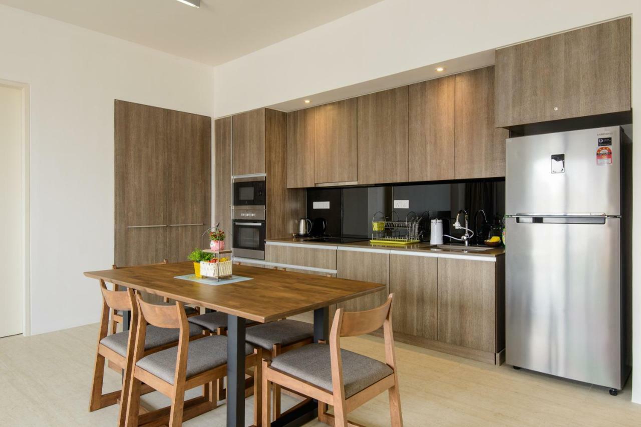 By The Sea Beach Front Apartment Batu Feringgi Exterior foto